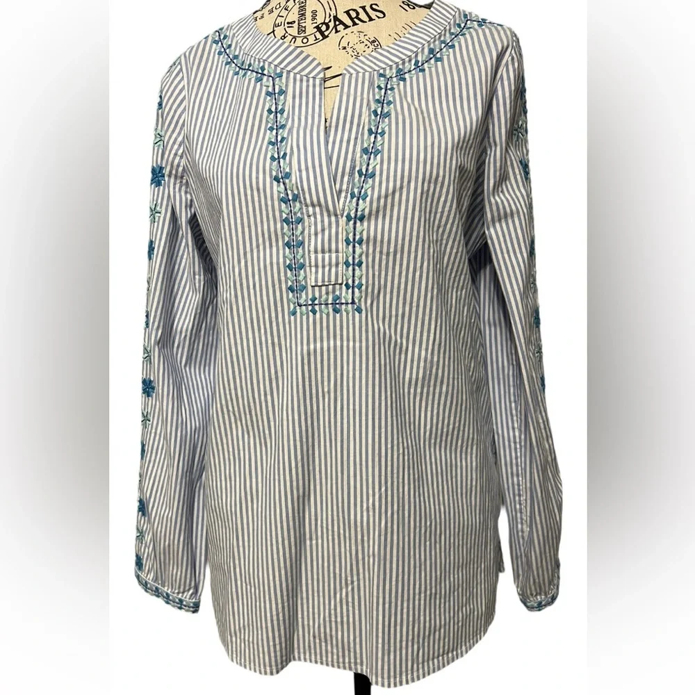 Vineyard Vines Seersucker Embroidered Savannah Top🌹 - Picture 7 of 10